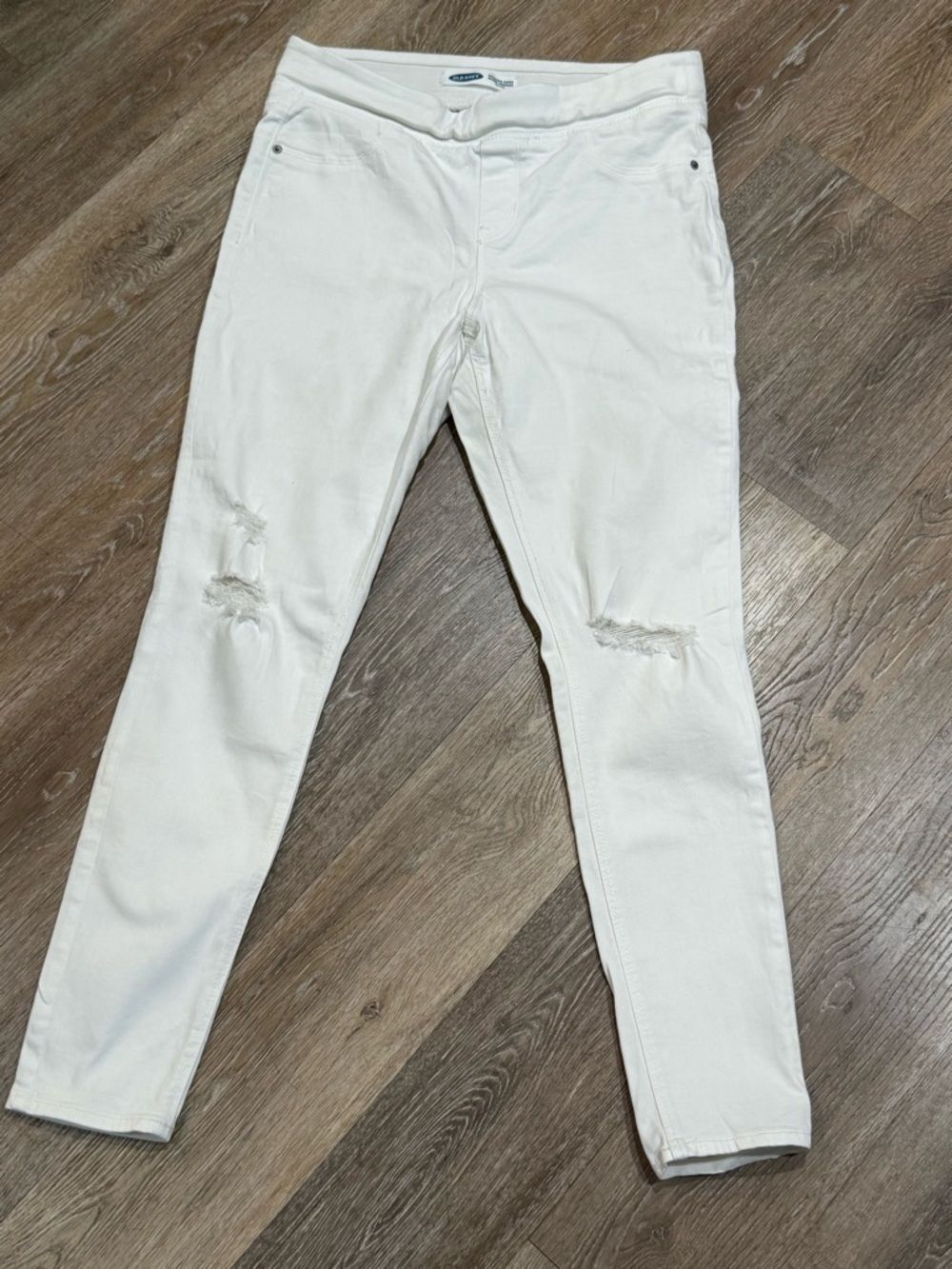 Old Navy Women's Skinny Jeans - White Distressed